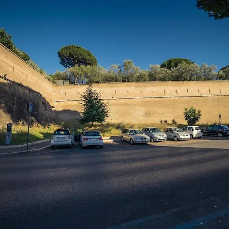 Luxury, Large Flat With Terrace On Vatican Walls Апартаменты *